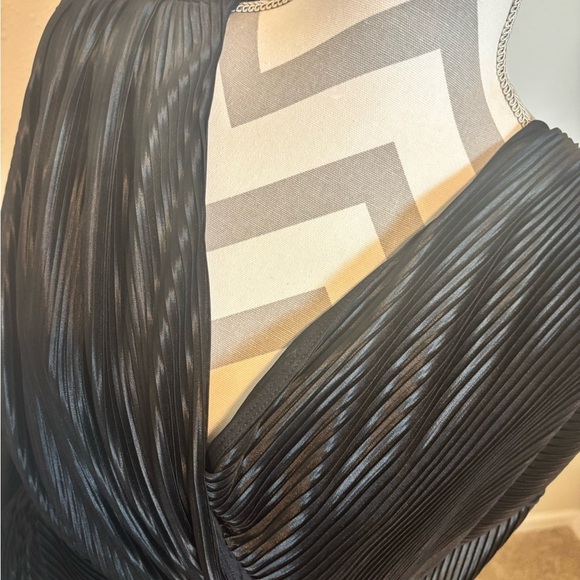 Womens 1 Express Black Pleated Surplice Wrap Blouse Size Medium - Picture 4 of 5